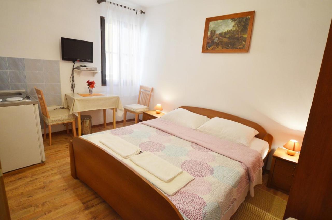 Andronella Studios Rovinj Exterior foto